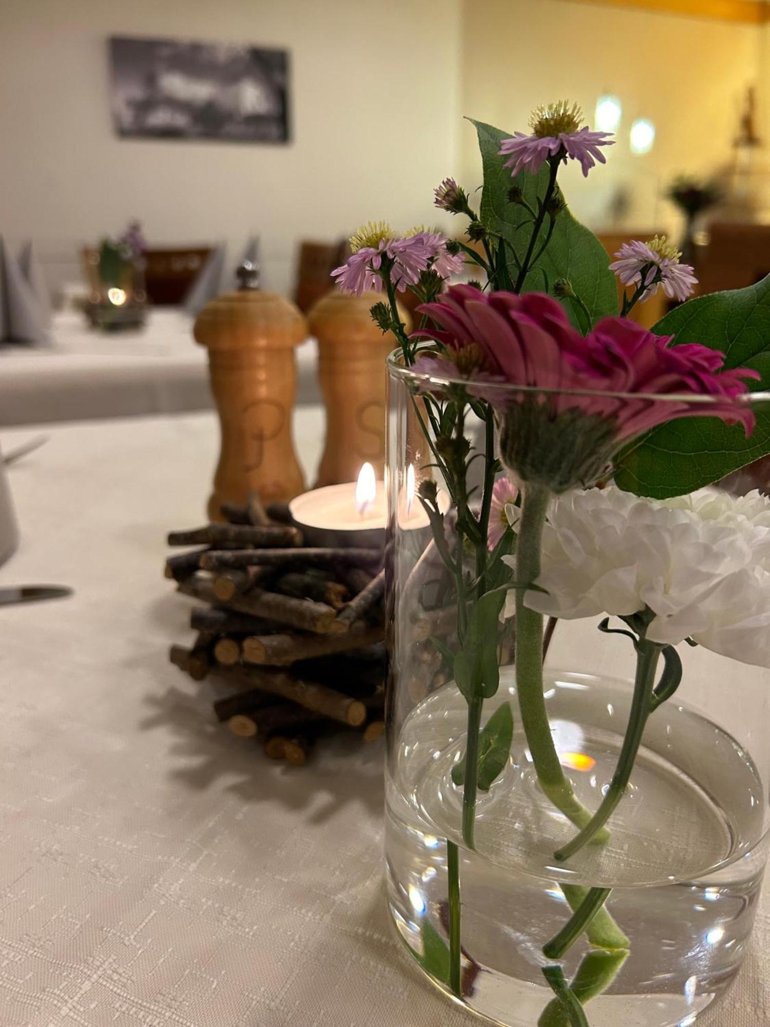 Hotel Gasthof Zur Post Konigstein in der Oberpfalz Bagian luar foto