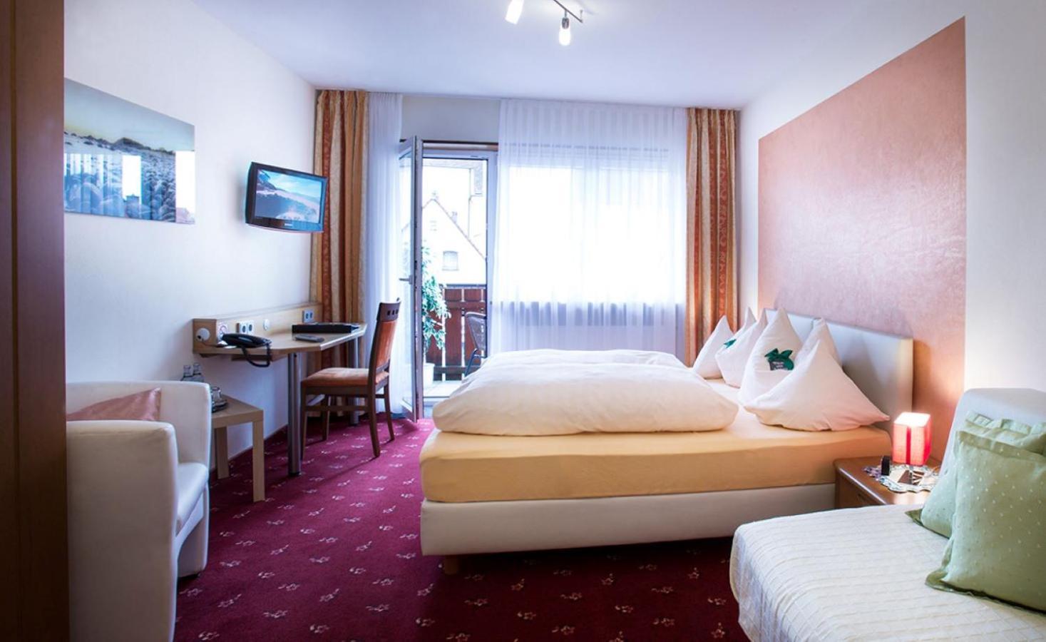 Hotel Gasthof Zur Post Konigstein in der Oberpfalz Bagian luar foto